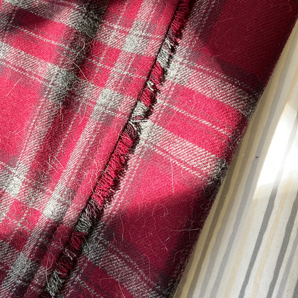 Eddie Bauer fully lined wool plaid wrap skirt. Size 8 P